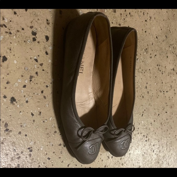 CHANEL Flats - Picture 3 of 5